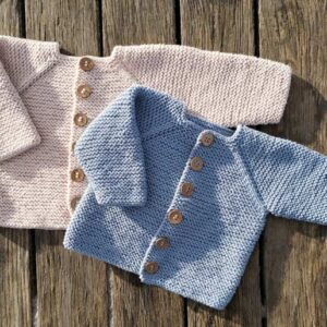 Retstrikket cardigan til baby